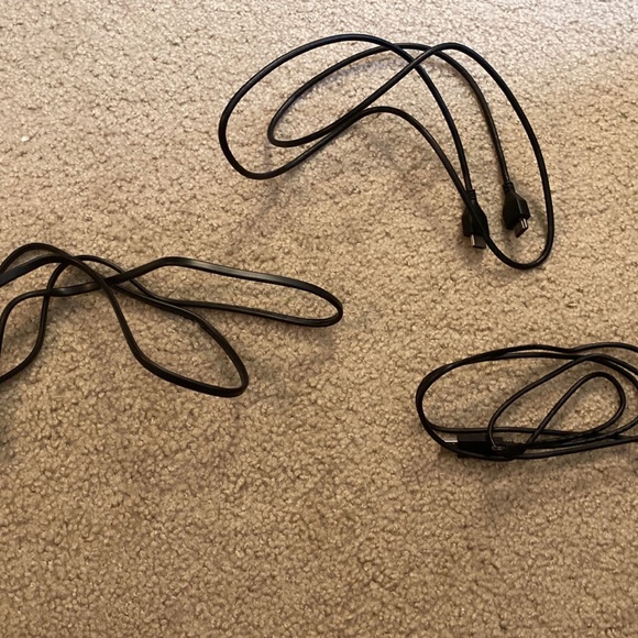 PlayStation 4 Slim 1TB w/ Controller - Picture 6 of 6